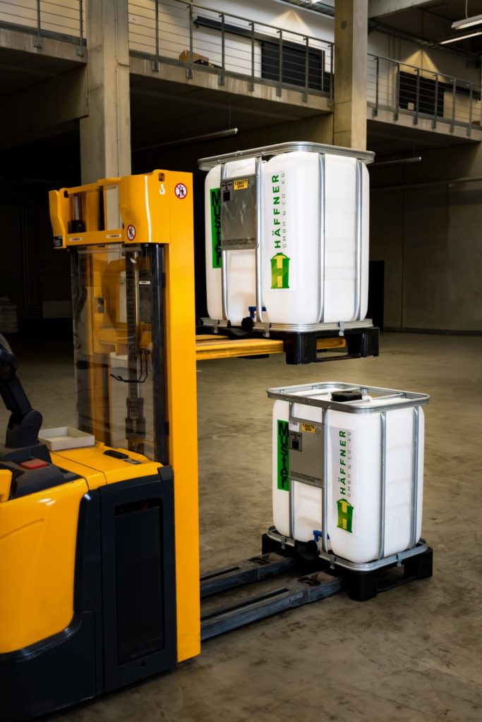 300 LIter IBC auf Stapler